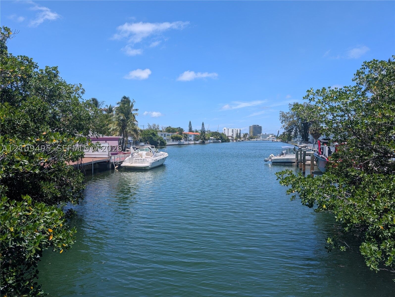 Property Photo: 7751 Hawthorne Ave FL 33141