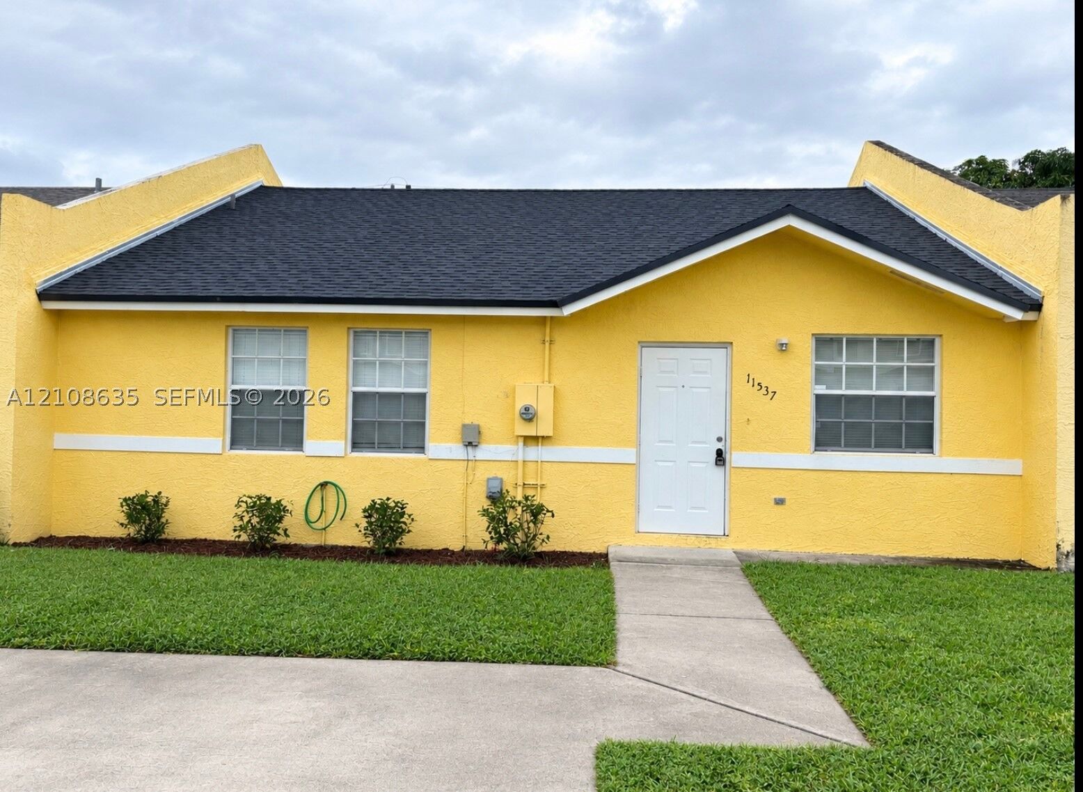 Property Photo: 11537 Louis St FL 33176