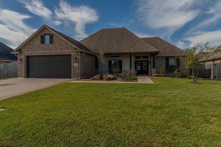 Property Photo: 6515 Bastrop Circle TX 77657