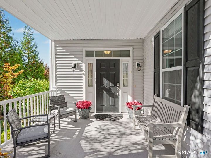 Property Photo:  19 Warrington Round 19  CT 06810 