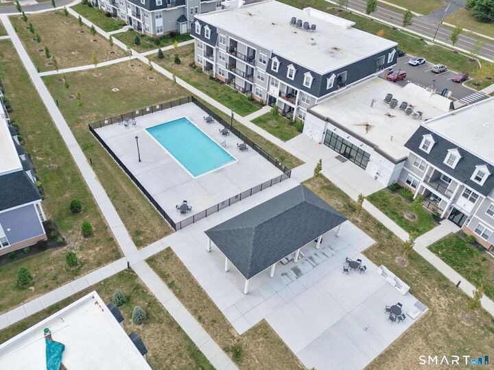 Property Photo:  280 Salmon Brook Street 1303  CT 06035 