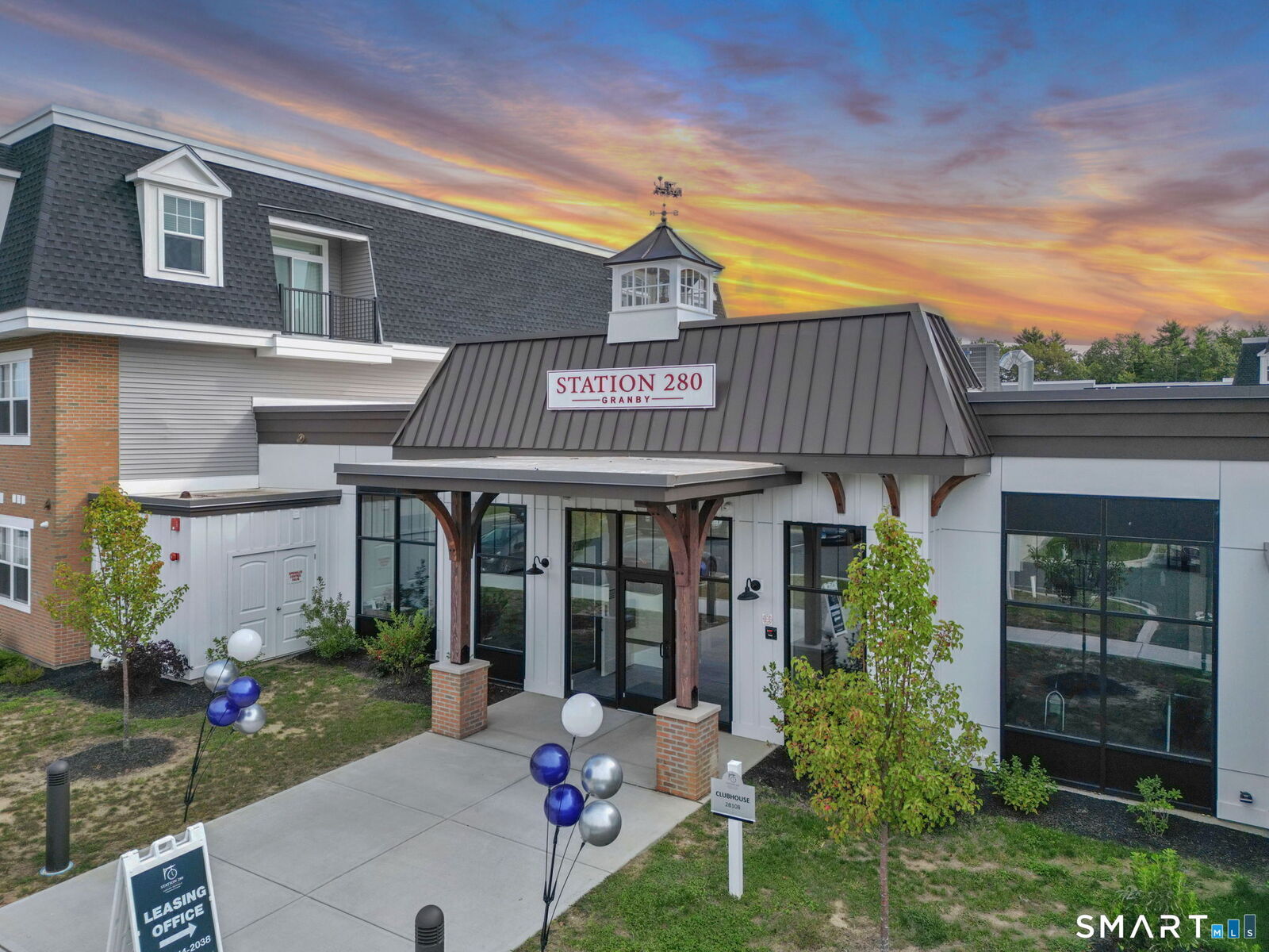 Property Photo:  280 Salmon Brook Street 1105A  CT 06035 