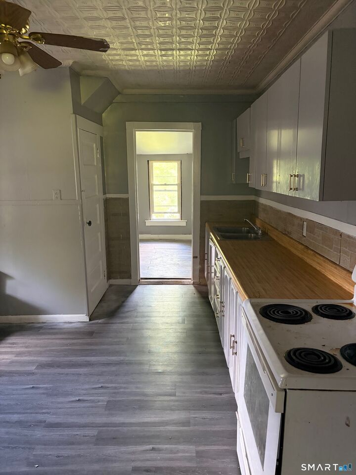 Property Photo:  17 Hawthorne Terrace  CT 06790 