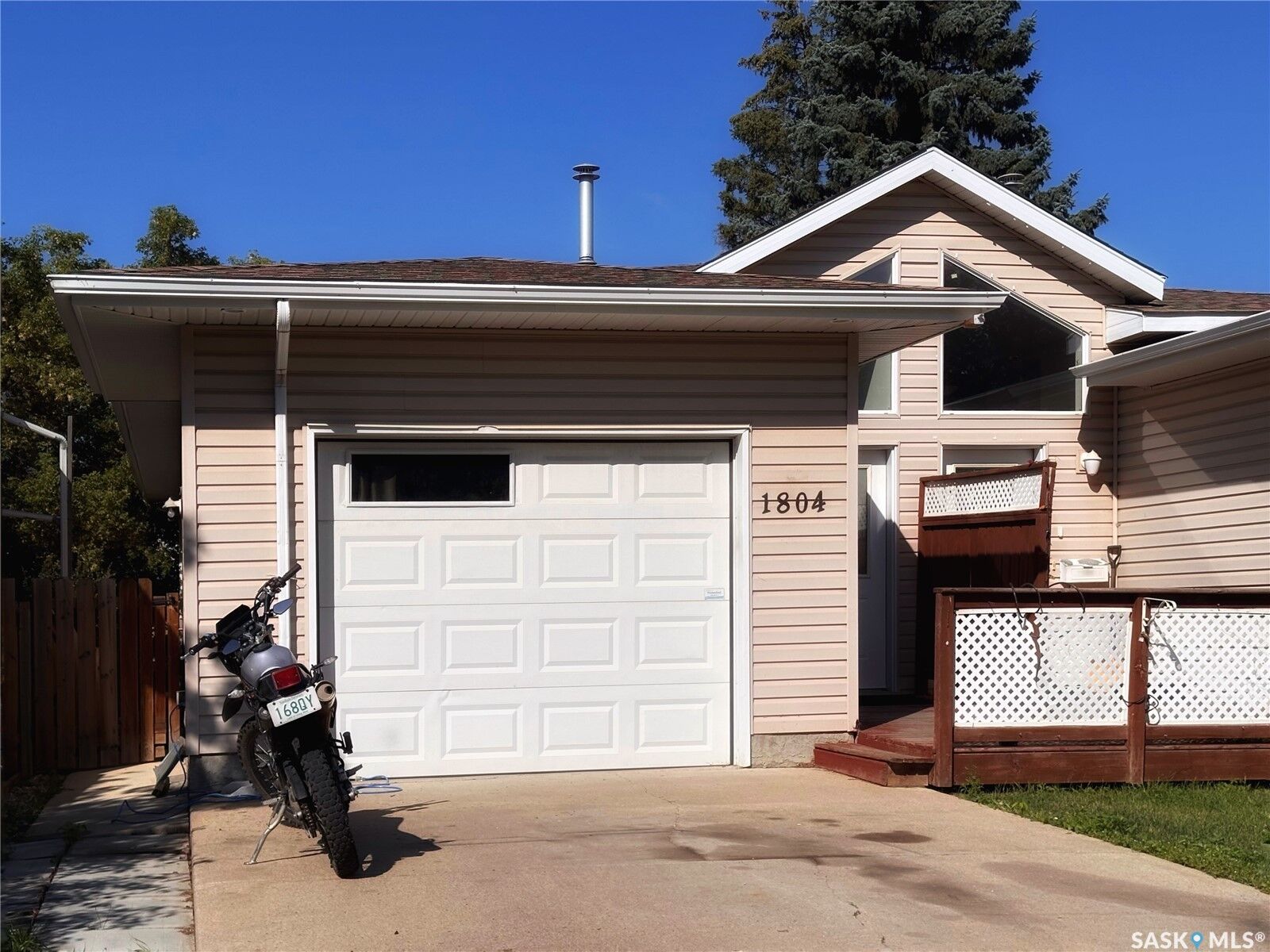Property Photo:  1804 Belfast Avenue  SK S7M 0L8 