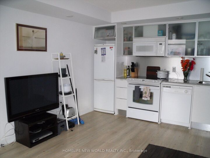 Property Photo:  25 Telegram Mews 1012  ON M5V 3Z1 