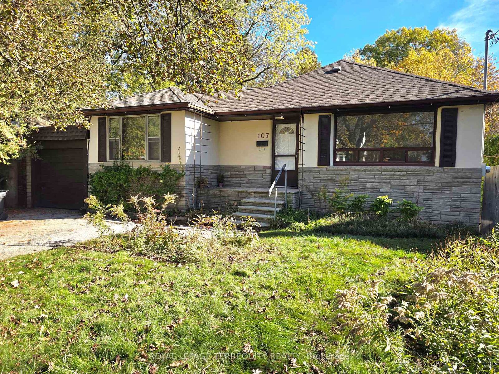 Property Photo: 107 Cliffcrest Drive ON M1M 2K1