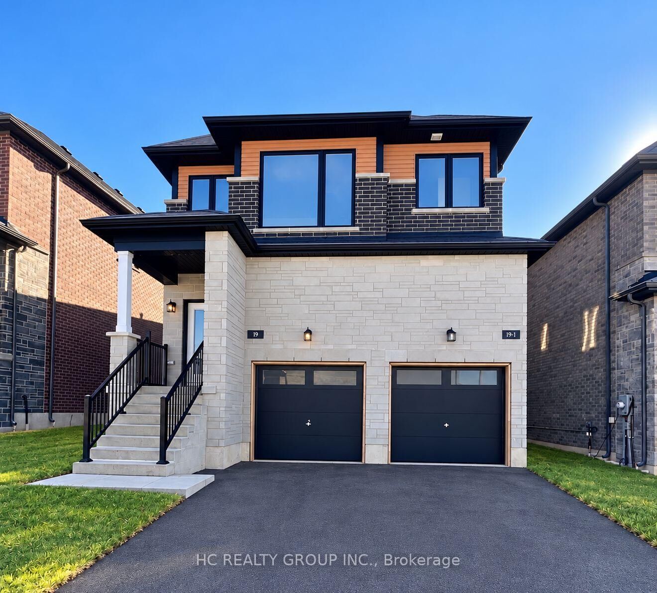 Property Photo:  19 Gateway Drive Upper  ON L9J 0Y1 