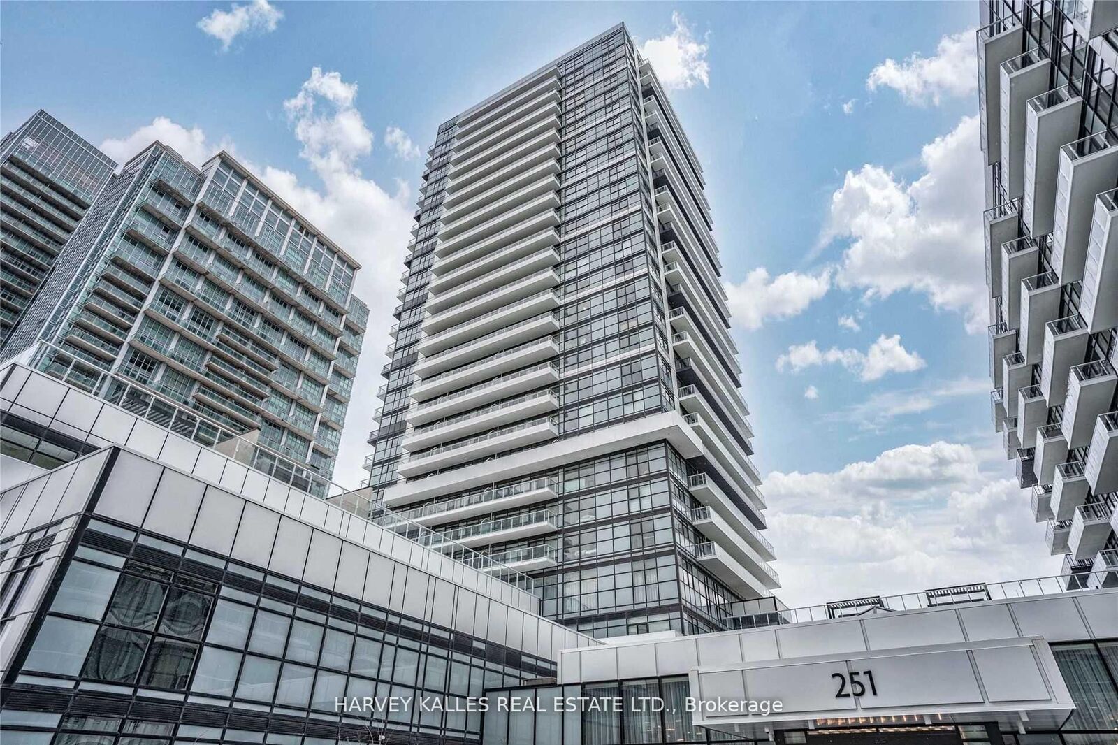 Property Photo:  251 Manitoba Street 909  ON M8Y 4G9 