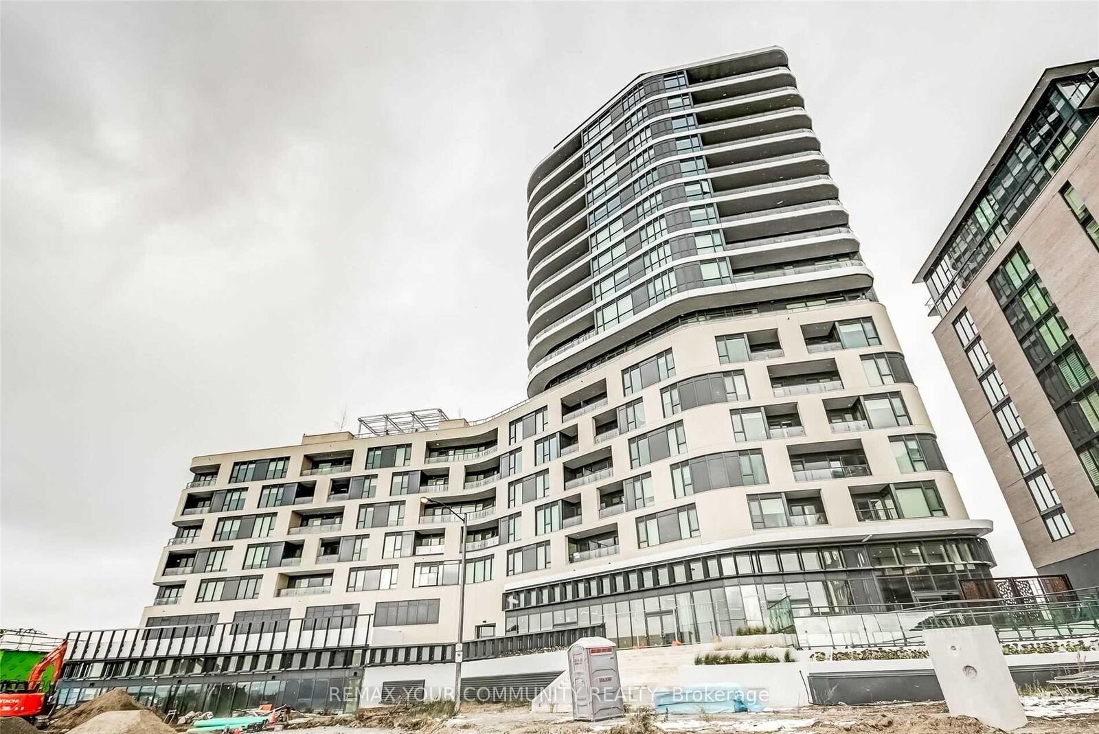 Property Photo:  120 Eagle Rock Way 209  ON L6A 5C2 