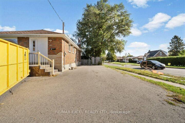 Property Photo:  65 Wilson Road N  ON L1G 6E1 