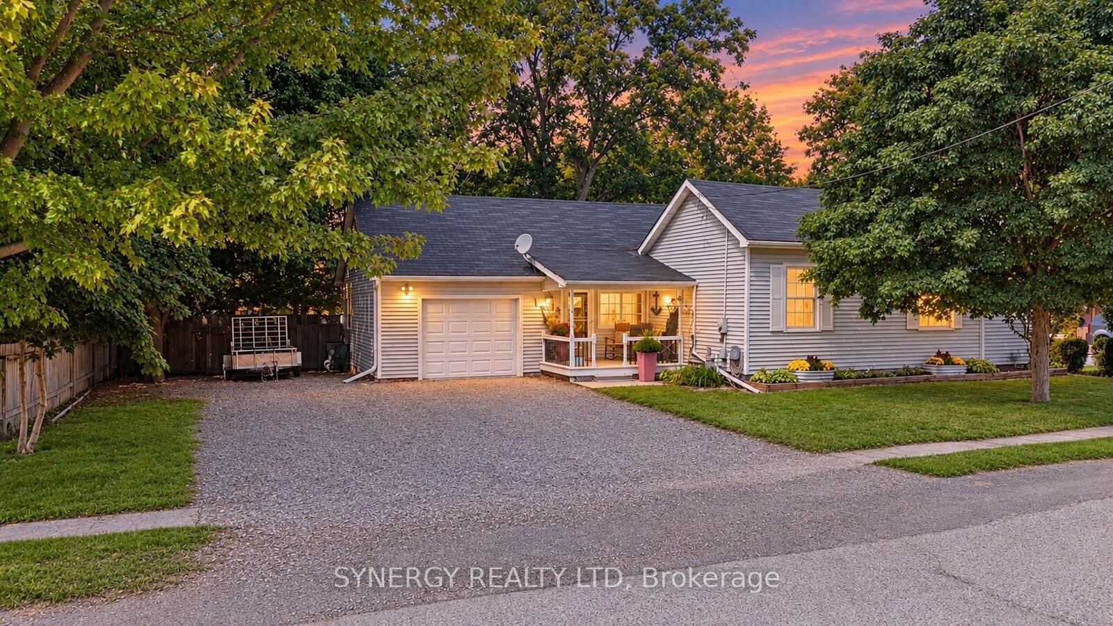 Property Photo:  43 Canaan Street  ON N7G 1L7 