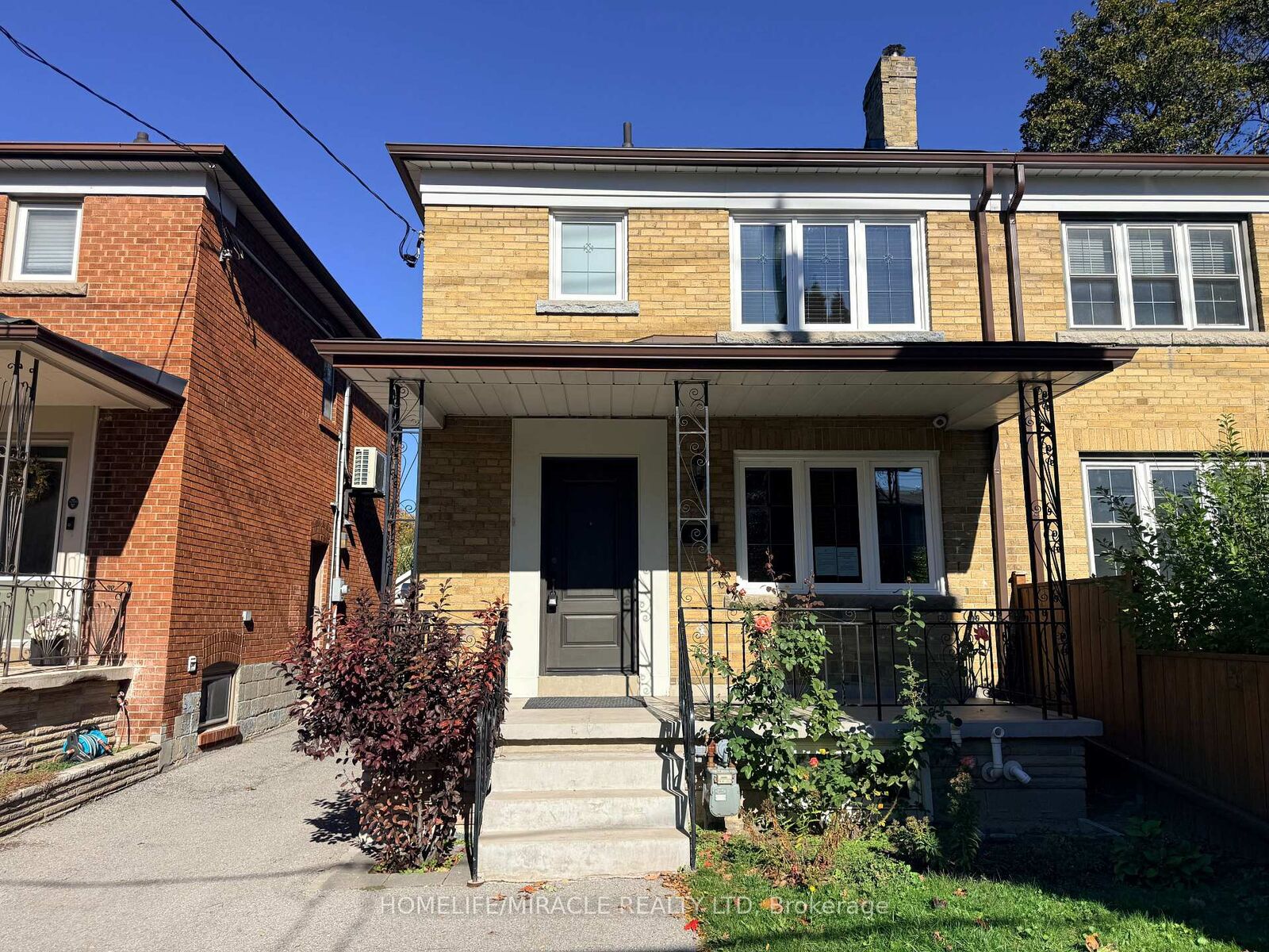 Property Photo:  228 Browning Avenue  ON M4K 1X2 