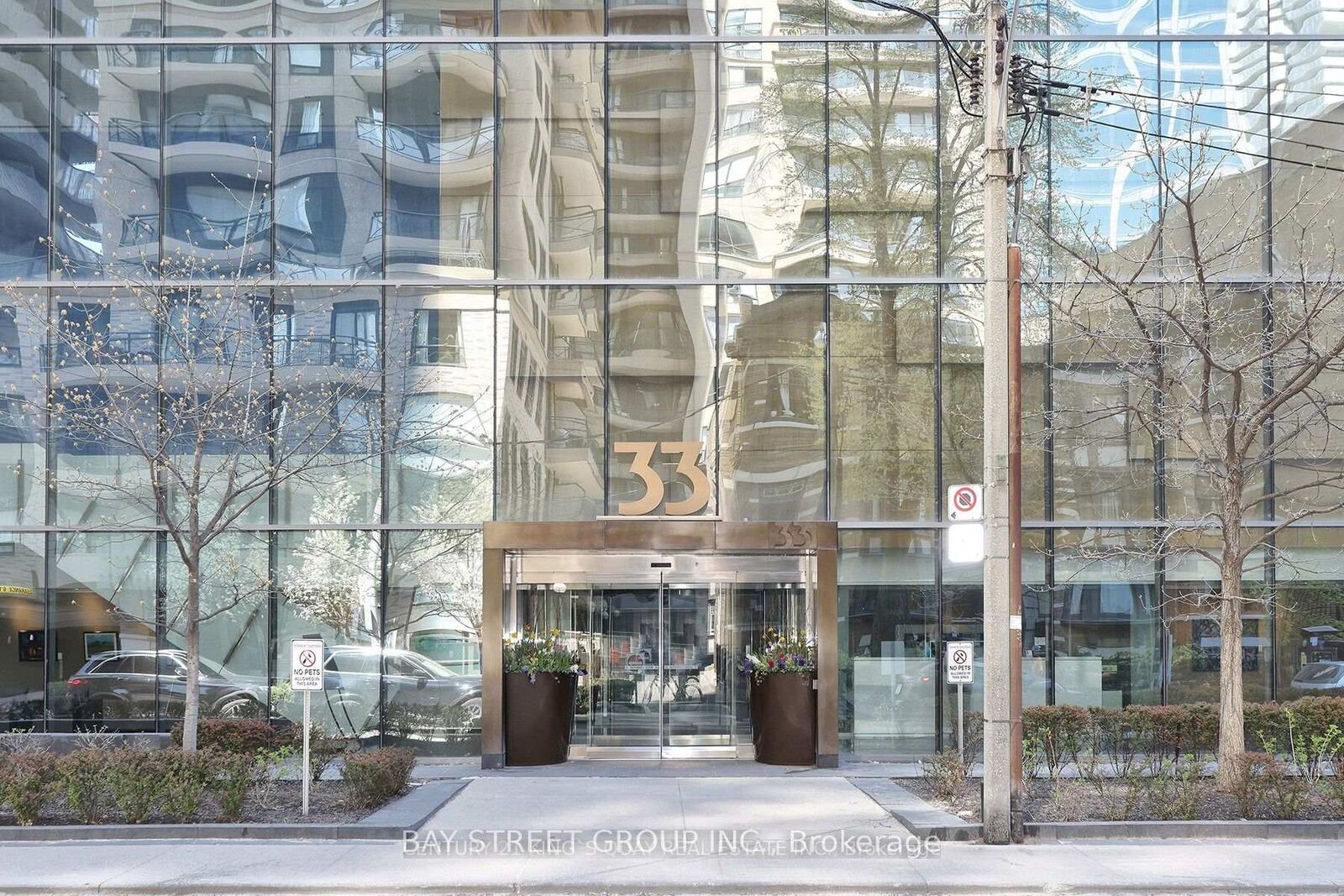 Property Photo:  33 Charles Street E 1401  ON M4Y 0A2 