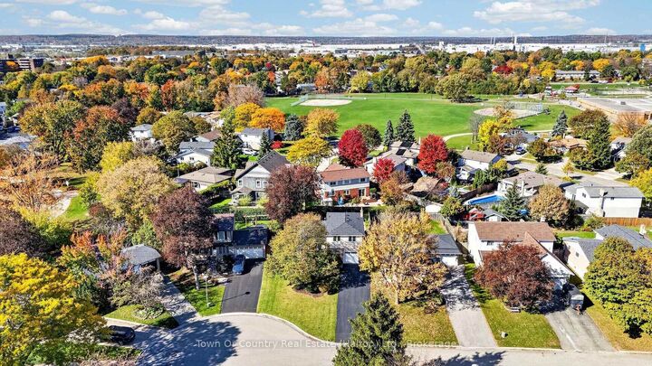 Property Photo:  581 Lord Simcoe Court  ON L9T 3B4 