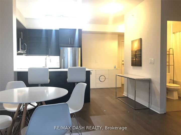 Property Photo: 55 Oneida Crescent 711 ON L4B 4T9