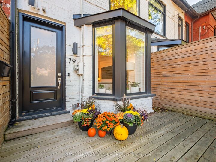 Photo de la propriété: 79 Lewis Street ON M4M 2H2