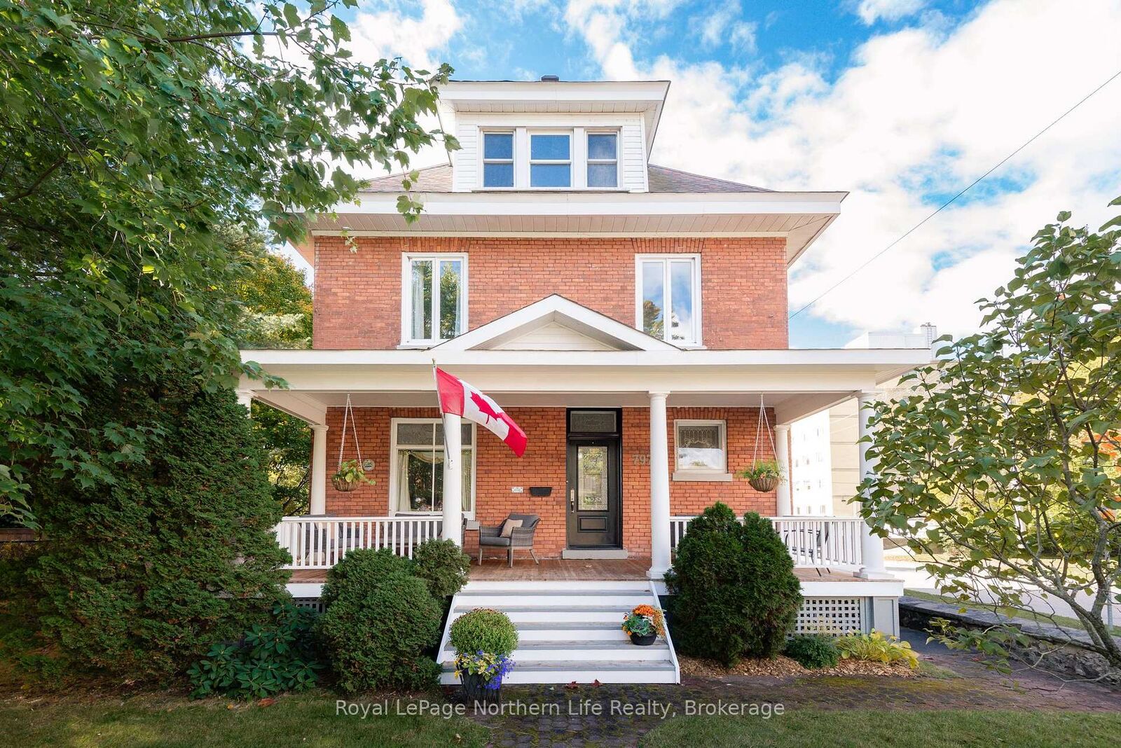 Property Photo:  797 McIntyre Street W  ON P1B 3A1 