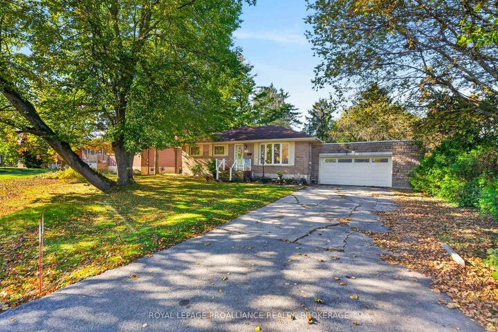 Property Photo:  413 Maple Ridge Drive  ON K7M 5P1 