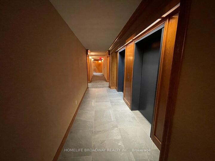 Property Photo:  23 Lorraine Drive 1209  ON M2N 6Z6 