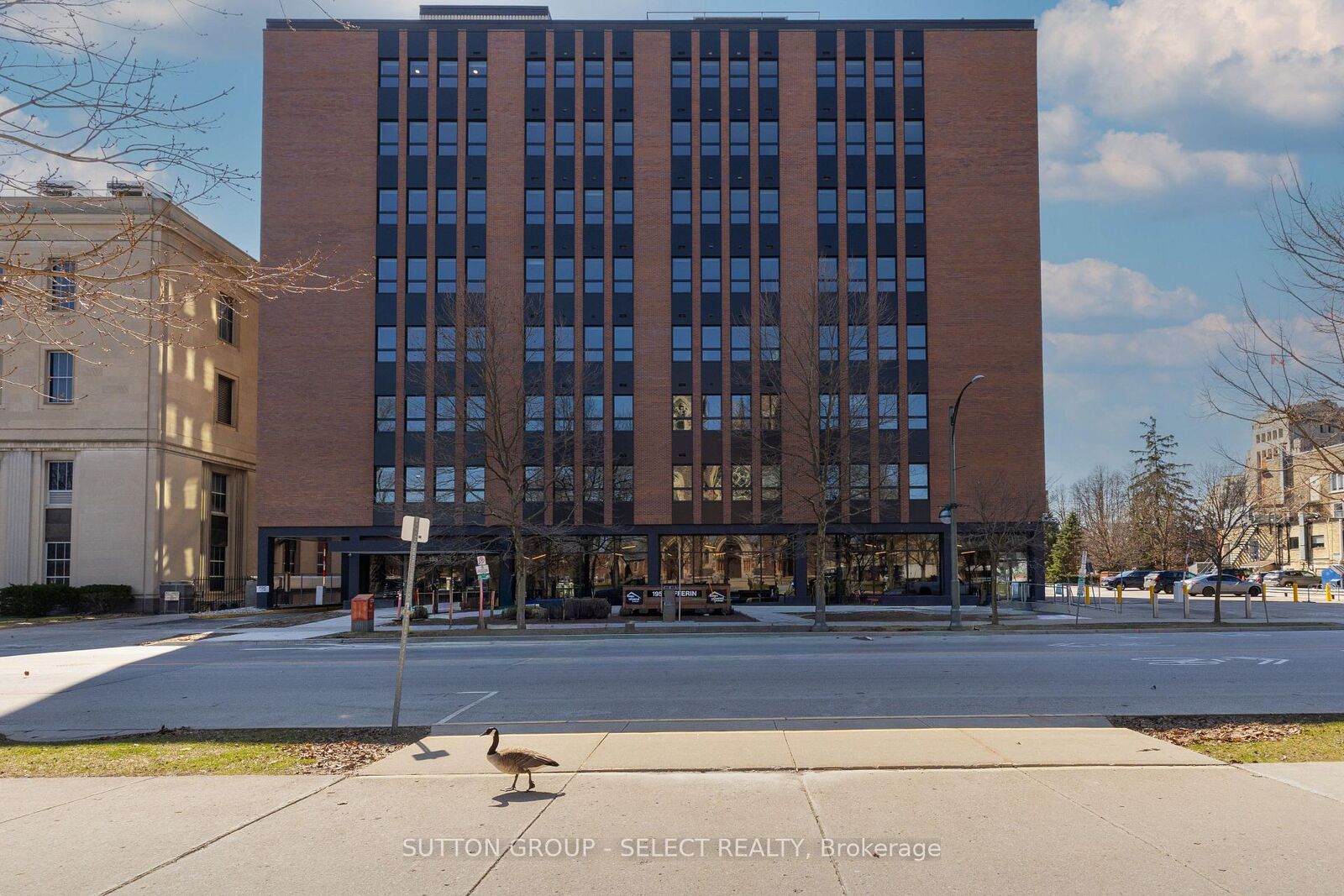 Property Photo:  195 Dufferin Avenue 802  ON N6K 1K7 