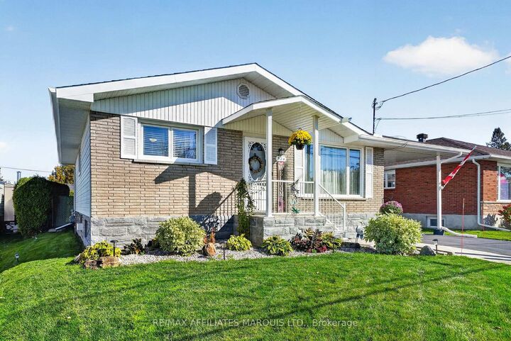 Property Photo:  524 Anthony Street  ON K6H 5L3 
