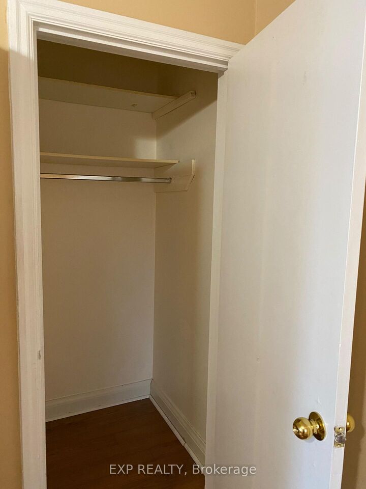 Property Photo:  2 South Drive W #West, 1st  ON L2R 4T8 
