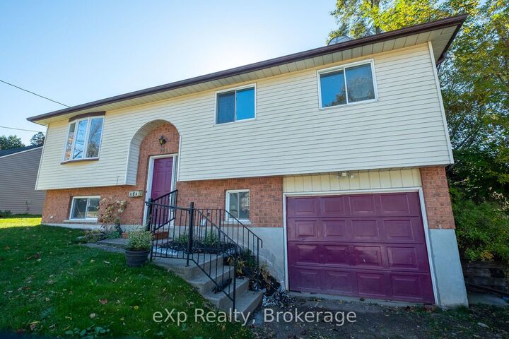 Property Photo:  745 7th Street A N/A E  ON N4K 1K6 