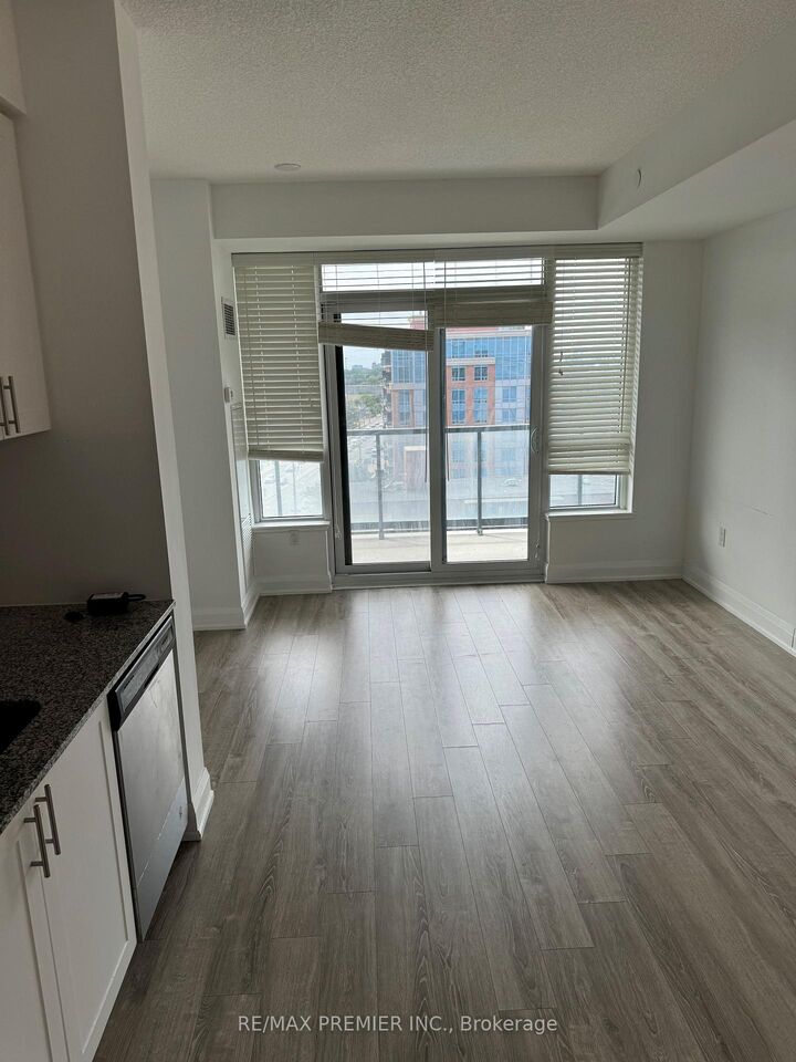 Property Photo:  2800 Keele Street 809  ON M3M 0B8 