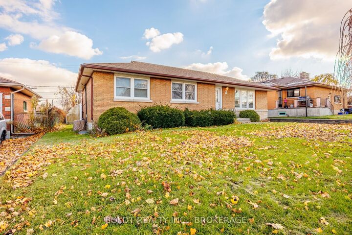 Property Photo:  24 Winslow Crescent  ON L2V 3S1 