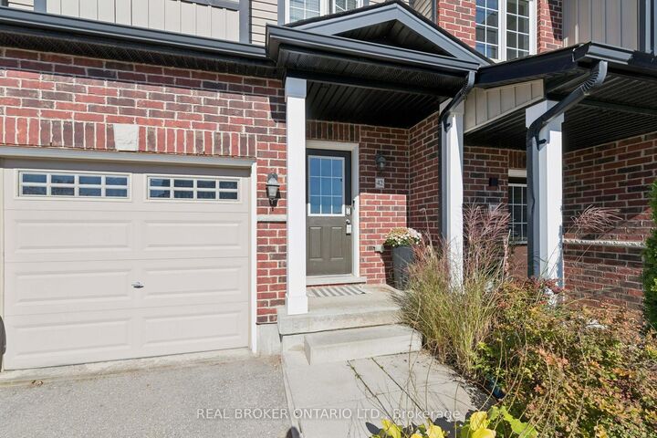Property Photo:  42 Renfrew Street  ON N2R 0G5 