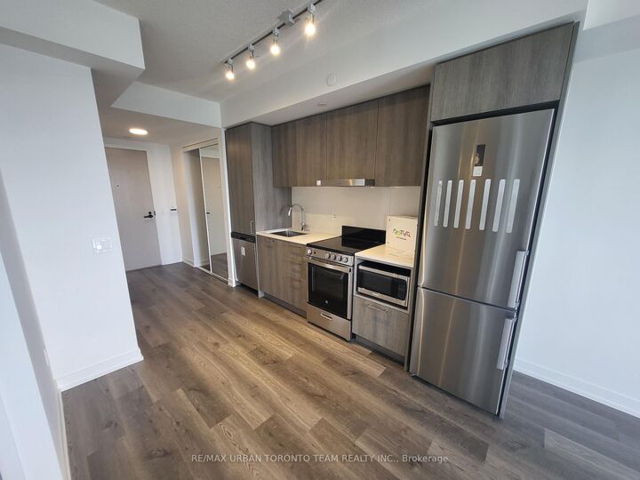 Property Photo:  195 Commerce Street 2608  ON L4K 0P9 