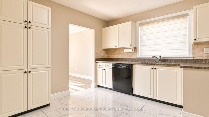 Property Photo: 26 Nuffield Drive Upper ON M1E 1H4