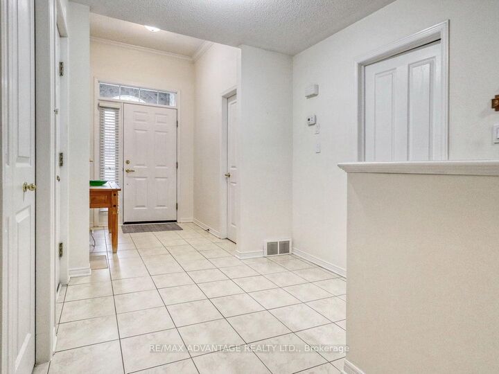 Property Photo:  285 McGarrell Drive 6  ON N6G 5H3 