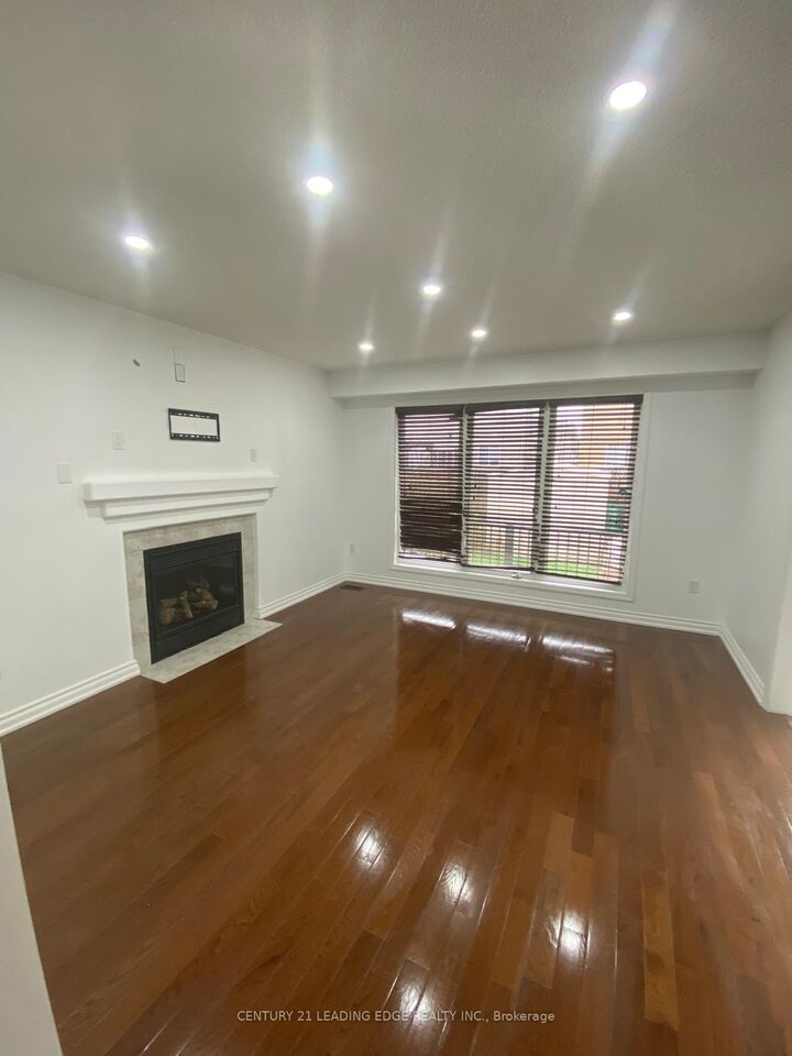 Property Photo:  71 Jessop Drive  ON L7A 3N4 