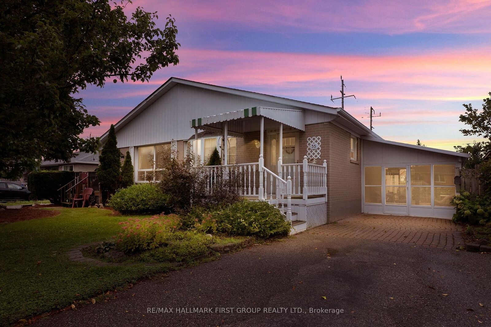 Property Photo:  35 Tulloch Drive  ON L1S 2S3 