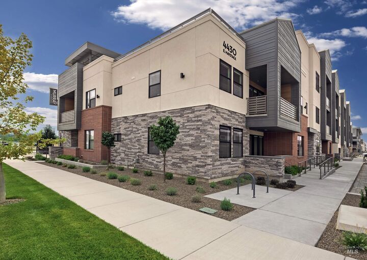 Property Photo: 4430 E Haystack St 104 ID 83716