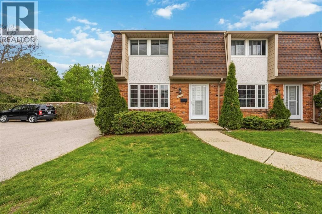 Property Photo:  1029 Salisbury Street 16  ON N7S 4N8 