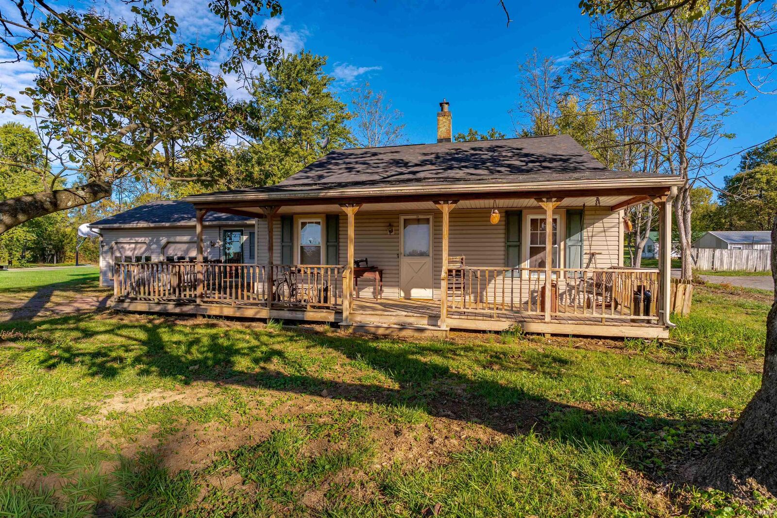 Property Photo: 356 E 150 South IN 47670