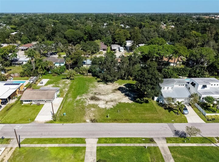 Property Photo: 2555 Wood Street FL 34237