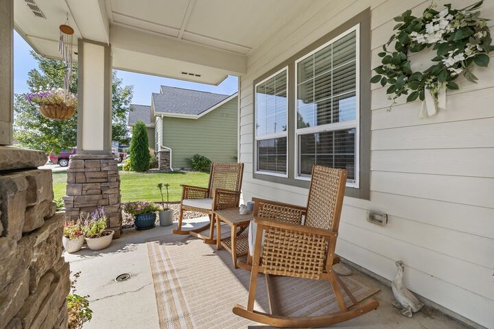 Property Photo:  603 Wyatt Street  ND 58801 