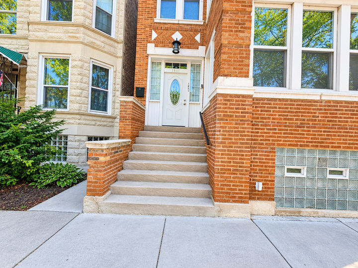 Property Photo:  1851 S Hamlin Avenue 3  IL 60623 