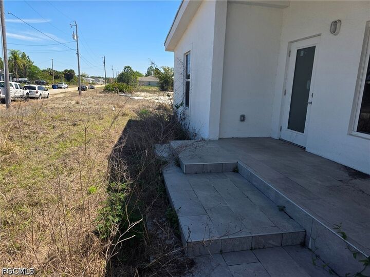 Property Photo: 2913 34th Street SW FL 33976