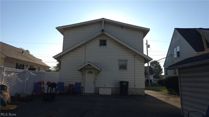Property Photo:  1570 Edgehill Avenue SE  OH 44484 