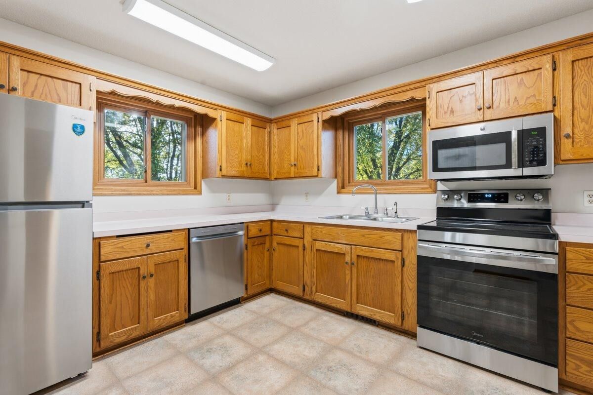 Property Photo: 19350 181st Avenue MN 55309