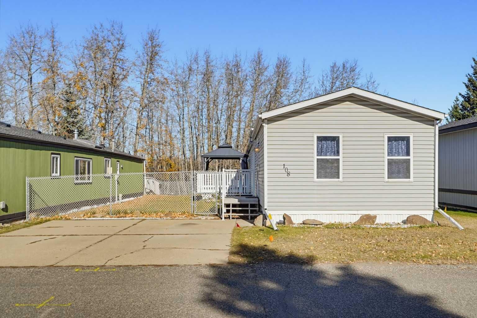 Property Photo:  37543 England Way 108  AB T4S 2C3 