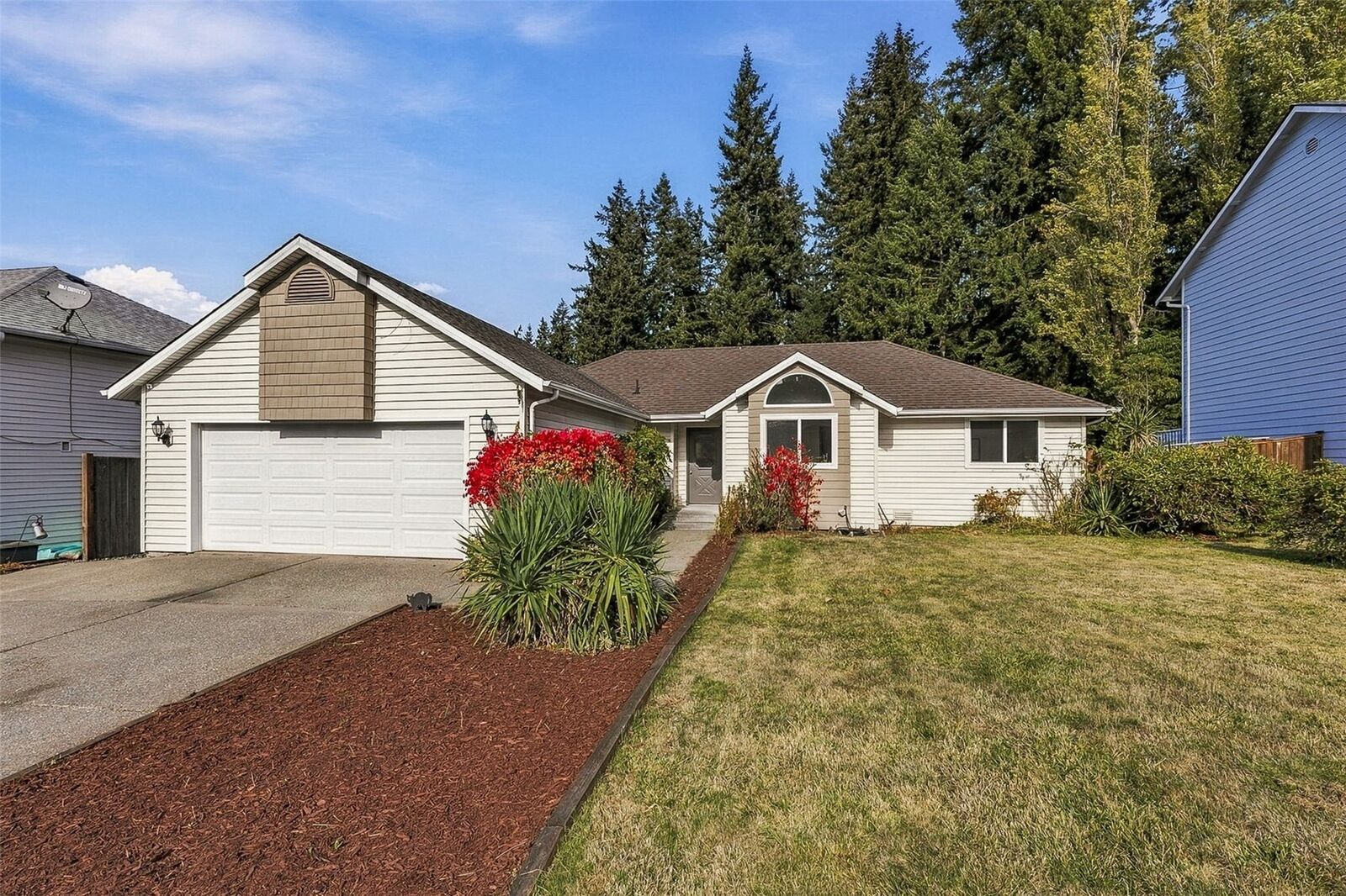 Property Photo: 223 60th Place SE WA 98203