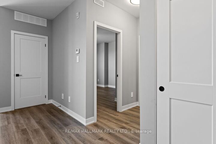 Property Photo:  5002 King Street 403  ON L3J 2J5 