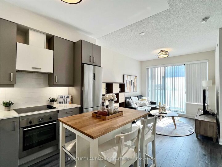 Property Photo:  28 Uptown Drive 527  ON L3R 5M8 