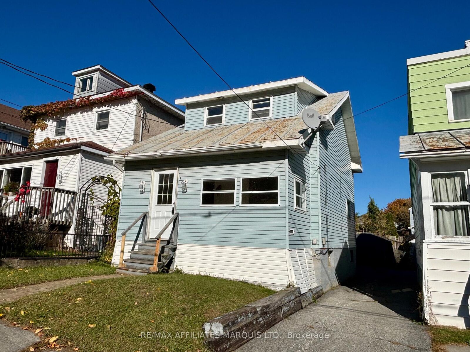 Property Photo:  121 Guy Street  ON K6H 4T7 