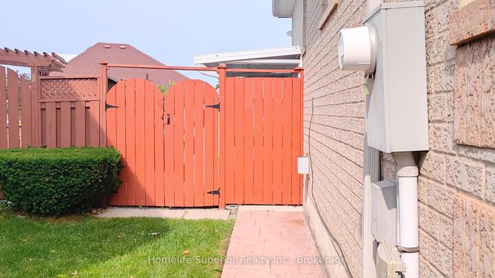 Property Photo:  17 Summerfield Crescent  ON L6X 4K4 